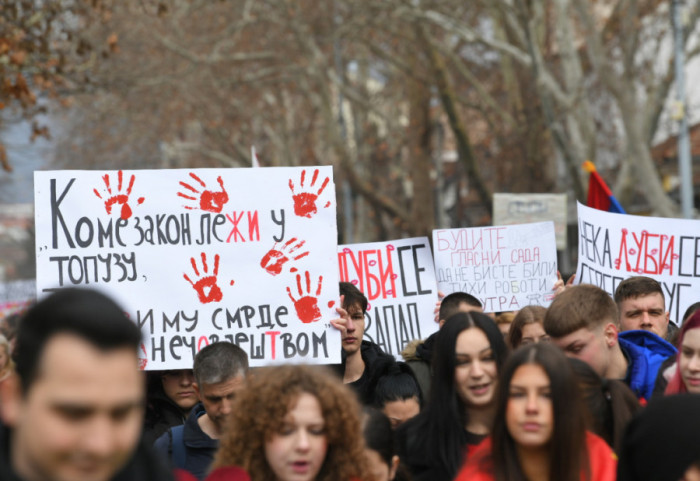 Akcija "Sedam dana, sedam ustanova". Studenti i građani blokirali JKP "Vodovod i kanalizacija" u Zrenjaninu