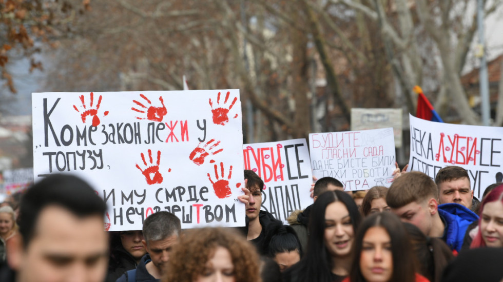 Akcija "Sedam dana, sedam ustanova". Studenti i građani blokirali JKP "Vodovod i kanalizacija" u Zrenjaninu
