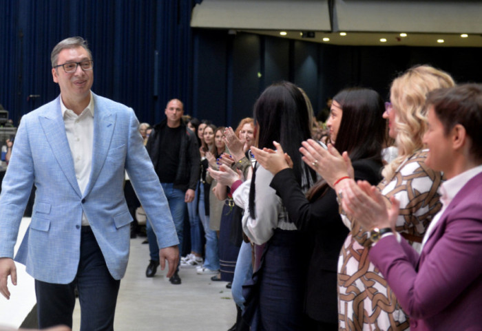 (FOTO) Vučić o štrajku profesora: Ne rade ništa već mesecima, a plata kaplje li kaplje