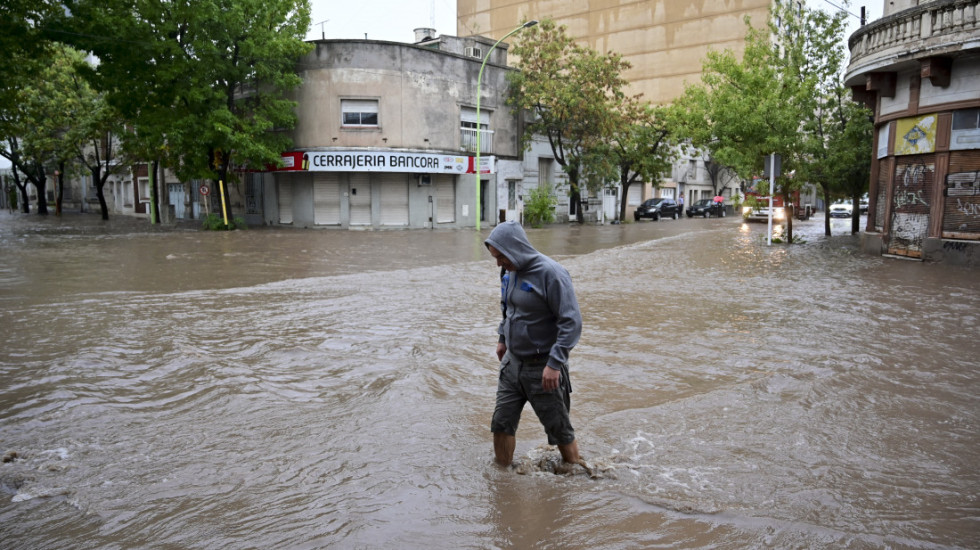 Obilna kiša pogodila grad u Argentini, nastradalo šest osoba