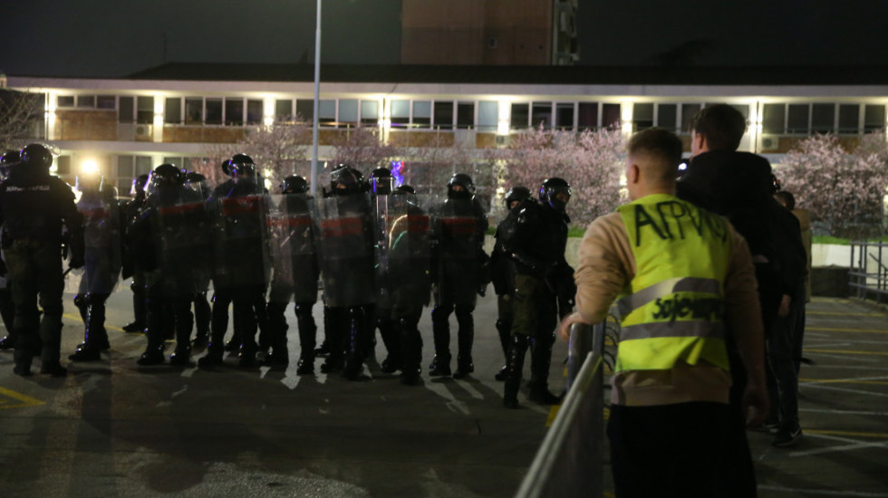 Rasprava u Odboru za kontrolu službi bezbednosti: Da li u subotu na protestu u Beogradu može doći do nasilja?