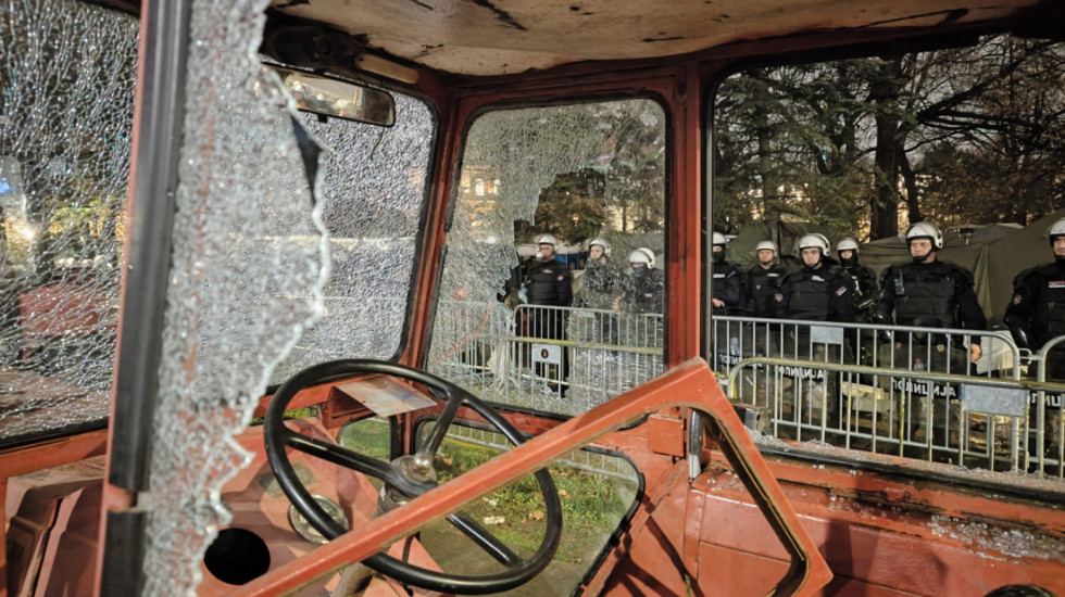 Protest studenata u blokadi ispred Policijske uprave za Grad Beograd zbog privođenja bivšeg kolege