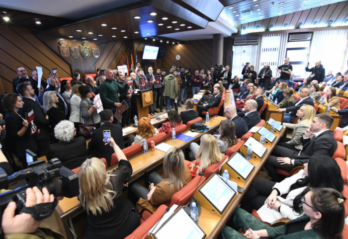 Session of the Novi Sad Assembly Held: Opposition boycotted and disrupted the work, proposals adopted without discussion
