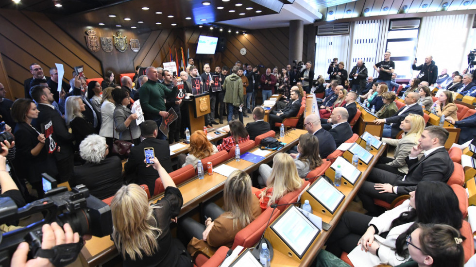 Session of the Novi Sad Assembly Held: Opposition boycotted and disrupted the work, proposals adopted without discussion