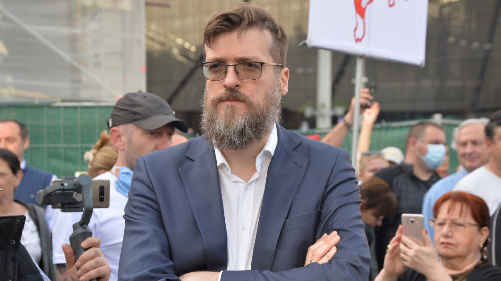 Srđan Nogo saslušan zbog pozivanja na nasilnu promenu ustavnog uređenja, tužilaštvo predložilo pritvor