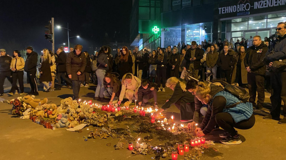 U Novom Sadu Dan žalosti zbog smrti Vukašina (18), 16. žrtve pada nadstrešnice