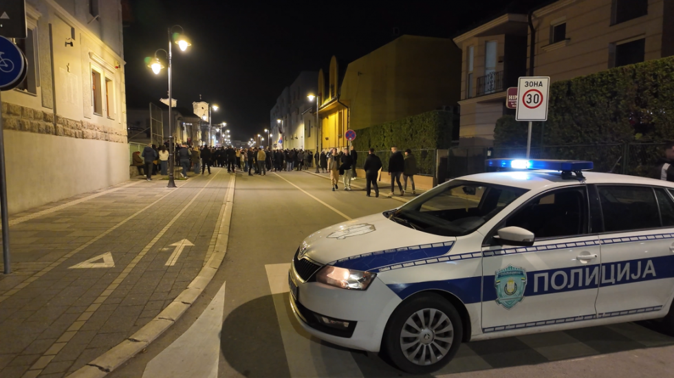 Policija identifikovala šest aktera tuče na gradskom trgu u Čačku