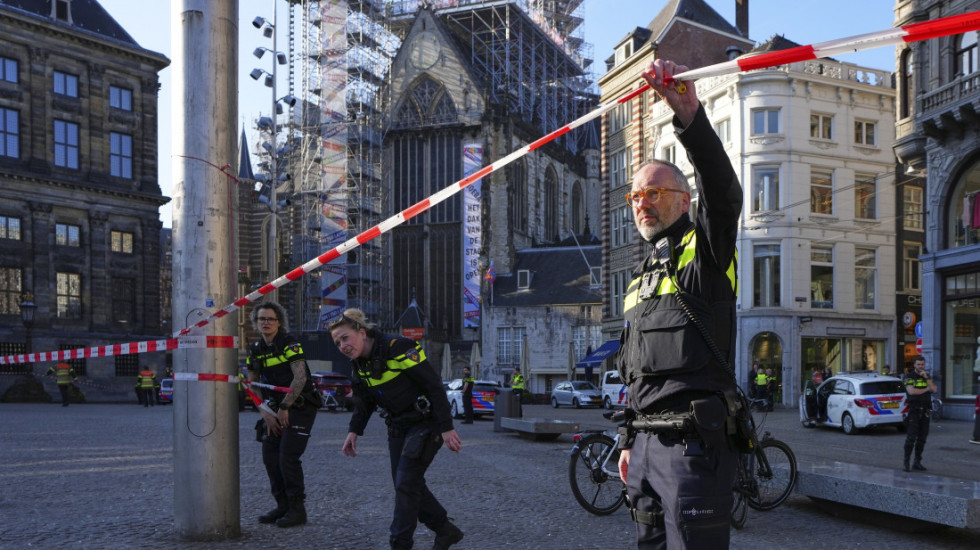 (FOTO) Najmanje petoro izbodeno na centralnom trgu u Amsterdamu, napadač ubrzo uhapšen