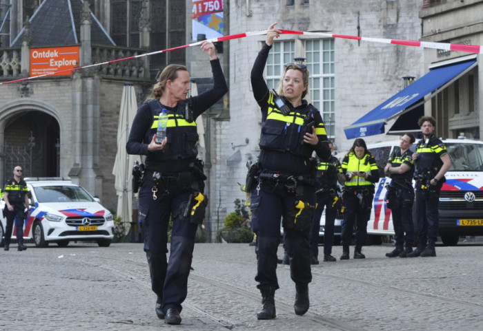(FOTO) Ukrajinac uhapšen nakon što je nožem napao pet osoba u Amsterdamu
