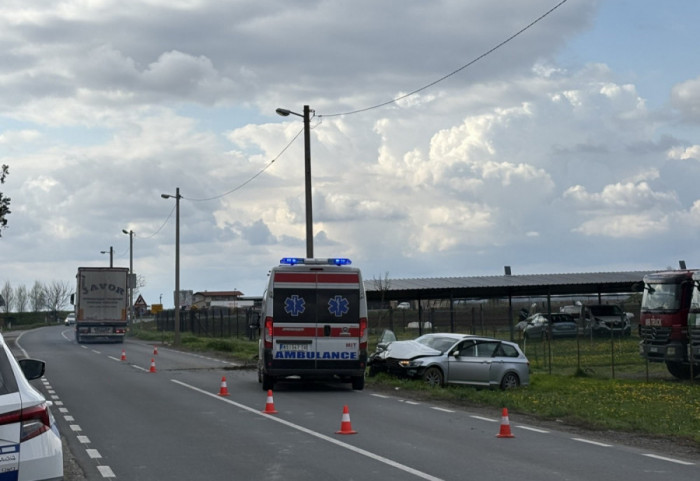 Saobraćajna nesreća u Rumenci: Poginula žena (42), povređena devojčica