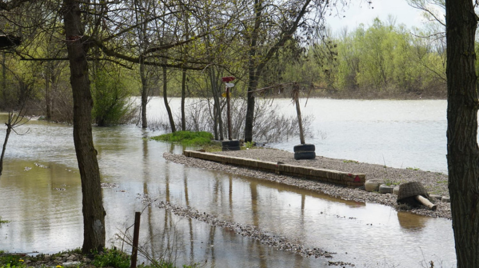 (FOTO) Drina se izlila u blizini Bogatića, nije pričinjena veća materijalna šteta