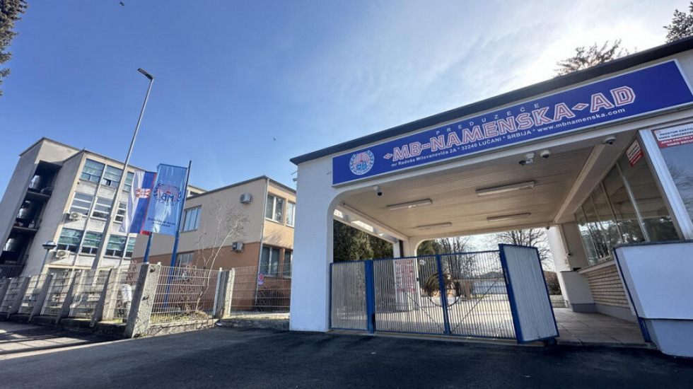 Radnik povređen u fabrici "MB Namenska" u Lučanima: Sa teškom povredom šake prevezen na ortopediju u Beogradu