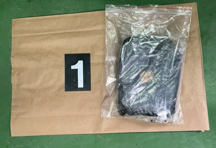 (FOTO) Zaplena na prelazu Gradina: Kod švedskih državljana pronađeni hašiš, marihuana i psihoaktivne supstance