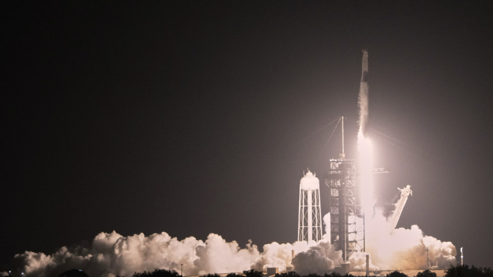 (FOTO/VIDEO) Iznajmili let u orbitu preko Severnog i Južnog pola: Četvoro avanturista u vožnji SpaceX raketom