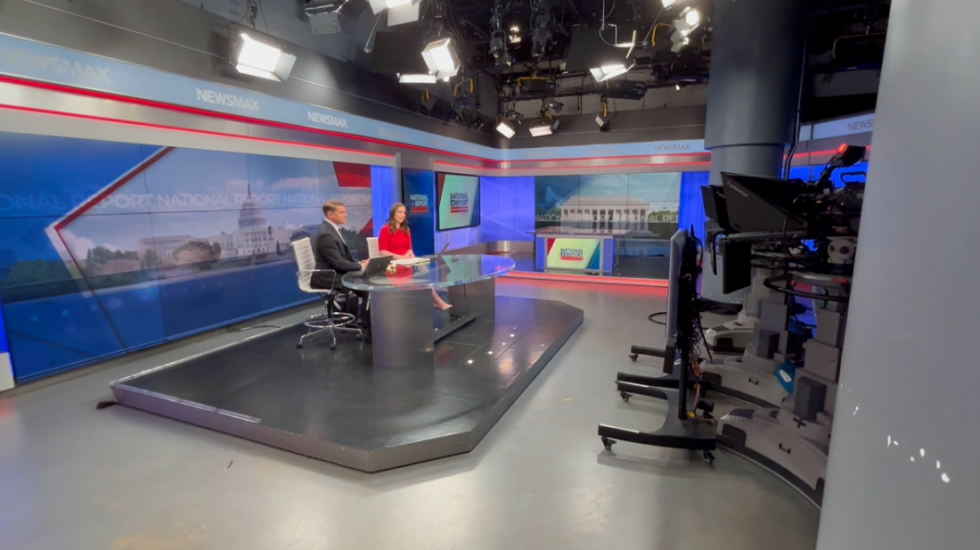 Akcije kablovskog kanala Newsmax skočile za više od 700 odsto prvog dana trgovanja na Njujorškoj berzi