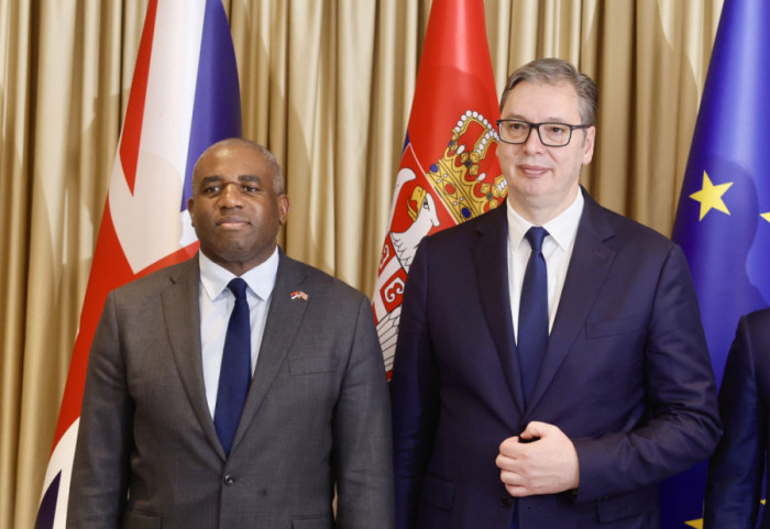 Vučić posle sastanka s britanskim ministrom spoljnih poslova: Srbija ne želi sukobe, zemlji potreban ekonomski razvoj