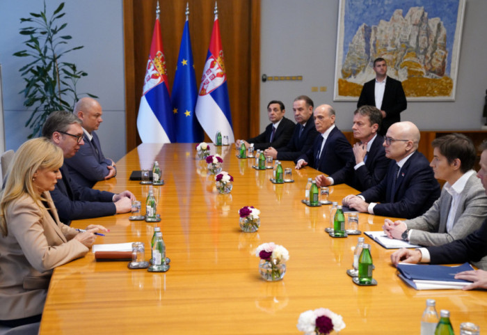 Predsednik SNS posle konsultacija sa Vučićem o mandataru: Izbor sveden na dve osobe