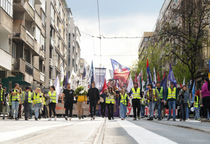 Studenti iz više gradova krenuli peške na protest u Kraljevu najavljen za 16. april
