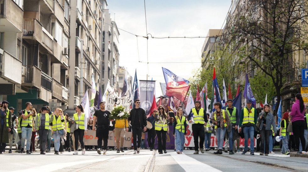 Studenti iz više gradova krenuli peške na protest u Kraljevu najavljen za 16. april