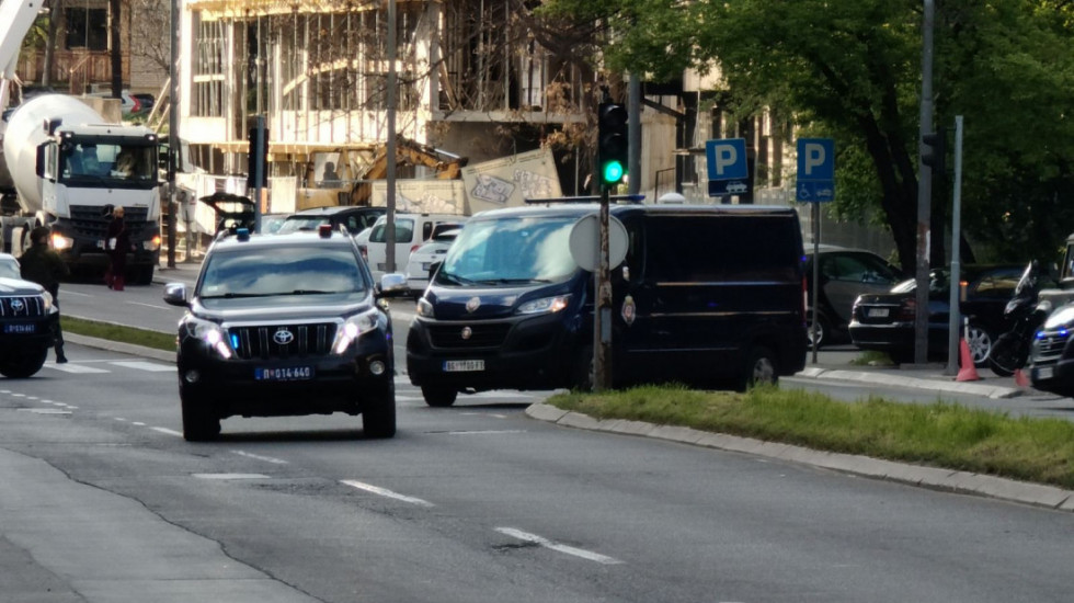 Ukraden automobil na pumpi u kom je bila devojčica (12), policija traga za počiniocem