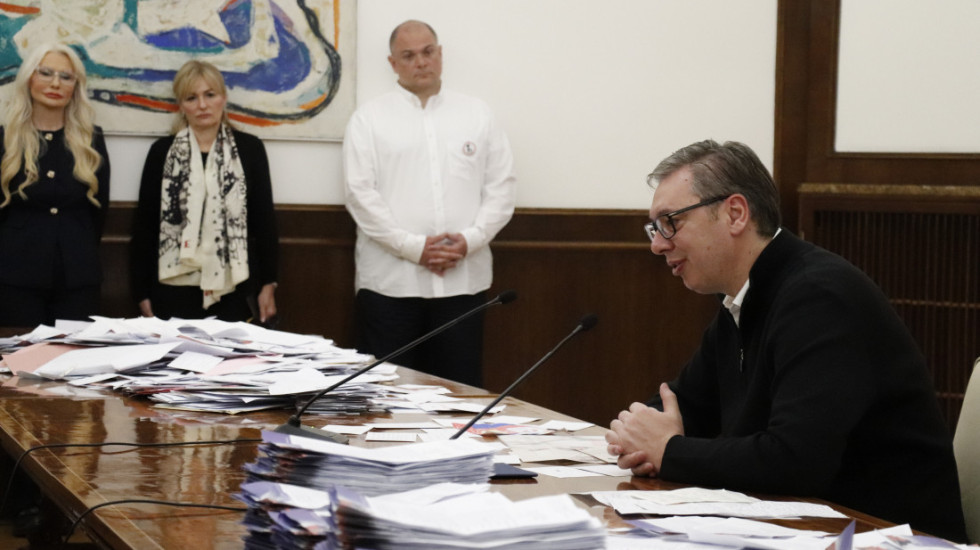 Vučić: Nijedna pristupnica, pismo ili žalba sa skupa "Ne damo Srbiju" neće biti bačeni, na sve ćemo odgovoriti