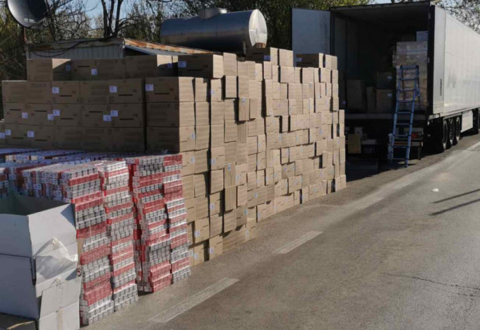 Uhapšen muškarac osumnjičen za nedozvoljenu trgovinu cigareta u vrednosti od skoro 14 miliona dinara