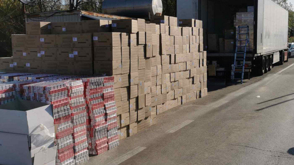 Uhapšen muškarac osumnjičen za nedozvoljenu trgovinu cigareta u vrednosti od skoro 14 miliona dinara