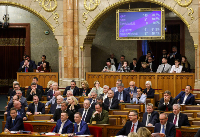 Mađarski parlament usvojio ustavni amandman kojim se zabranjuju javna dešavanja LGBT zajednice