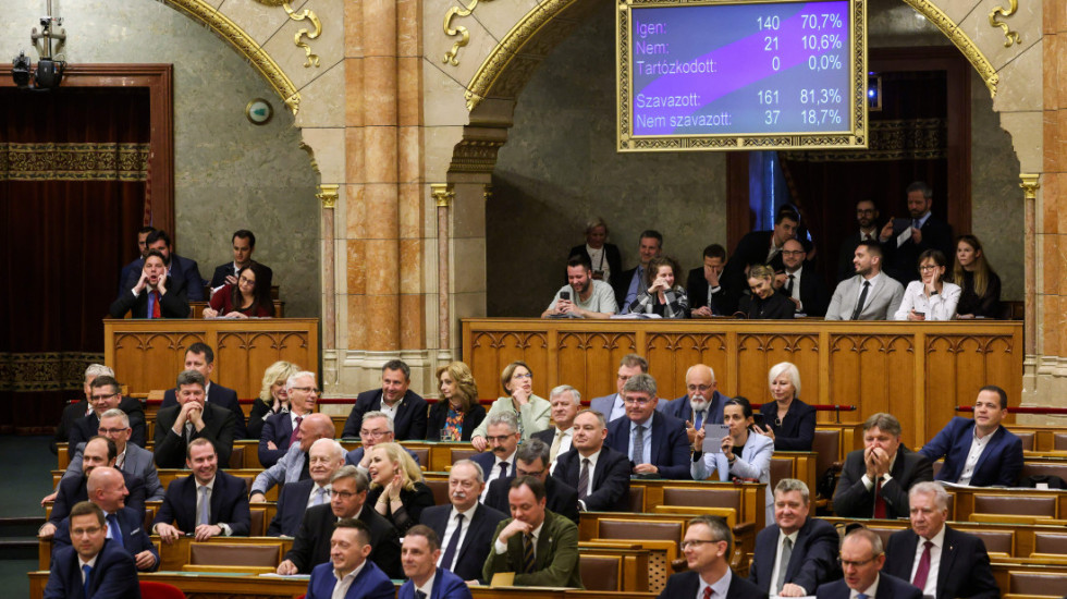 Mađarski parlament usvojio ustavni amandman kojim se zabranjuju javna dešavanja LGBT zajednice