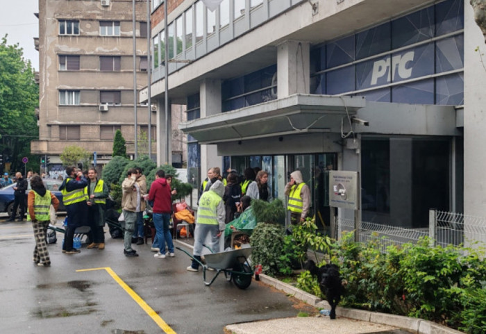 Students Block RTS Buildings, Access to RTV Unblocked