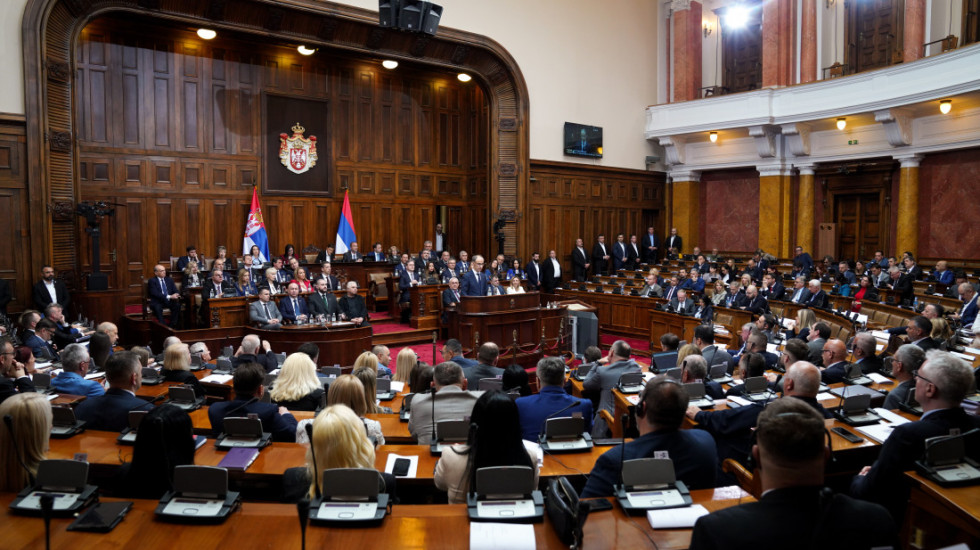 (FOTO/VIDEO) Završena sednica Skupštine Srbije o izboru nove Vlade, nastavak u sredu u 10 časova