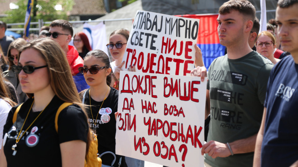 Studenti medicine u Kragujevcu tvrde da im je profesor razrešen dužnosti tutora jer ih je podržao