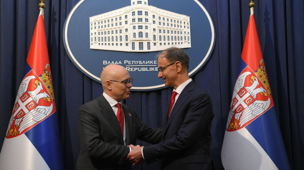 (FOTO) Macut preuzeo od Vučevića dužnost predsednika Vlade Srbije