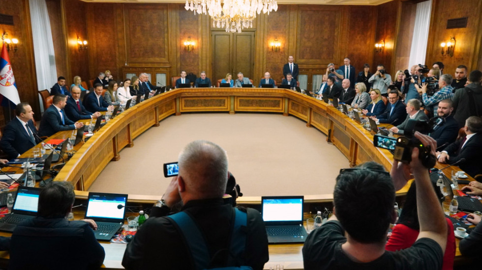 Vlada Srbije: Po 300.000 dinara Srbima koji su zbog montiranih krivičnih postupaka u zatvorima i pritvorima na KiM