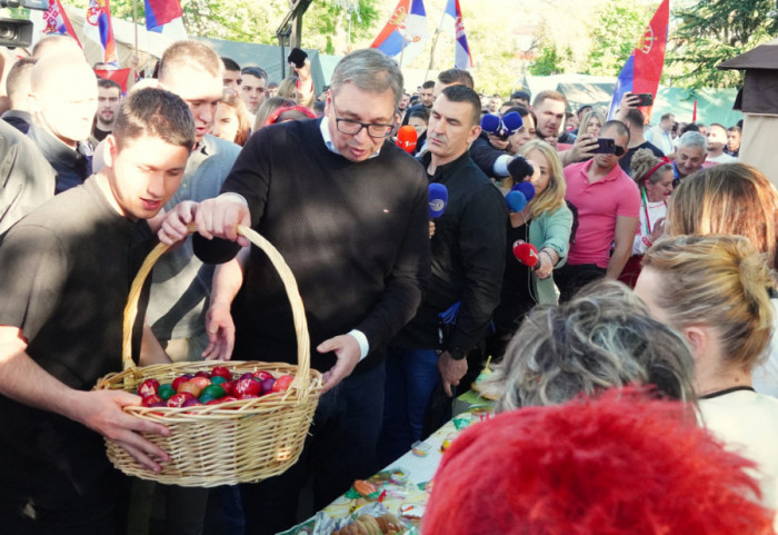 Vučić čestitao Uskrs: Neka nas ovaj dan ispuni uverenjem da će u Srbiji sve biti dobro