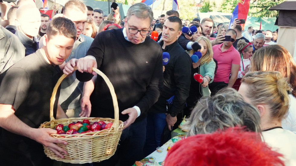 Vučić čestitao Uskrs: Neka nas ovaj dan ispuni uverenjem da će u Srbiji sve biti dobro