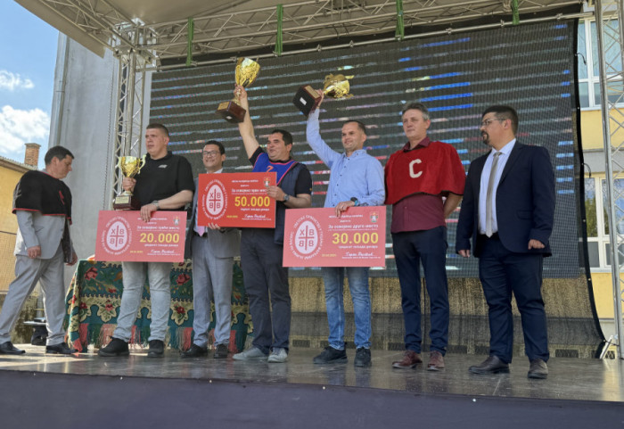 (FOTO) Stevan Prodanov iz Mokrina pobednik je tradicionalne Tucanijade u tom mestu
