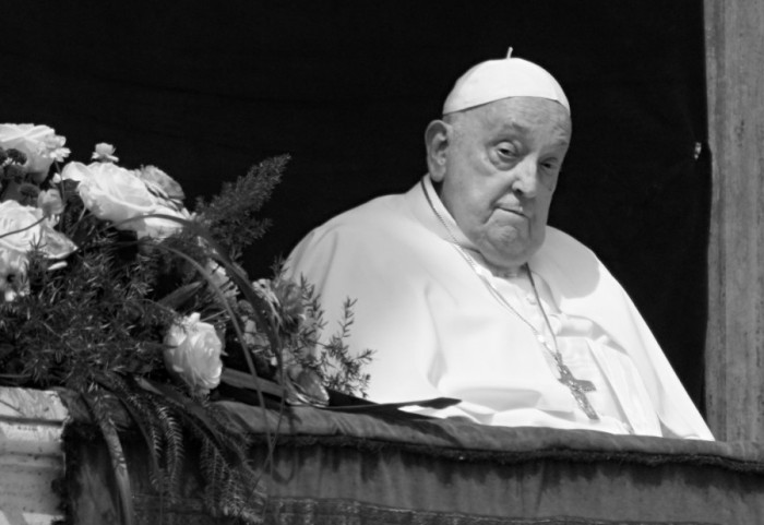 Preminuo papa Franja