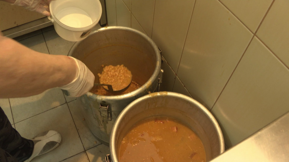 (VIDEO) Narodna kuhinja u Novom Sadu za socijalno ugrožene: "Voleo bih da potraje duže, jer su vremena sve teža"