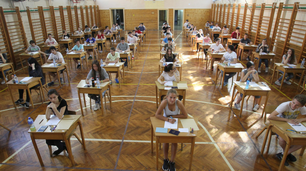 Prvi dan male mature: Osmaci polagali završni test iz maternjeg jezika