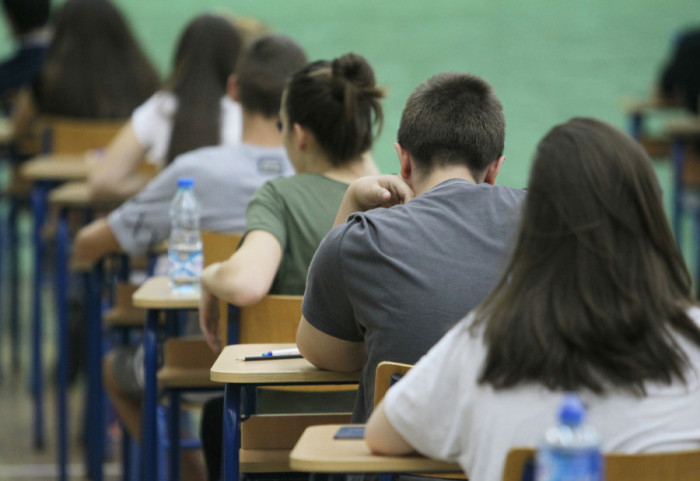 Ministarstvo prosvete upozorava na "lažna rešenja" testova za završni ispit iz matematike