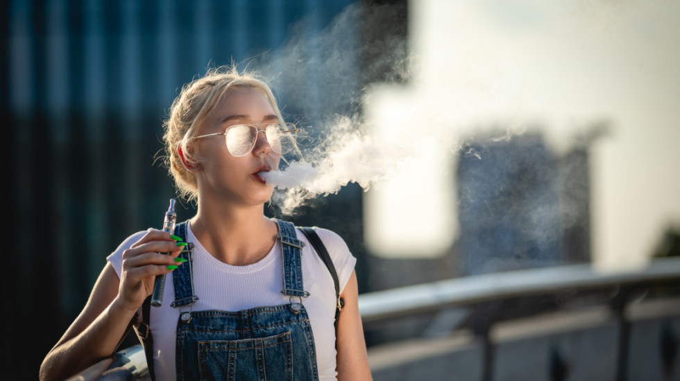Grčka priprema Zakon o zabrani svih aromatizovanih elektronskih cigareta, cilj da budu nedostupne tinejdžerima