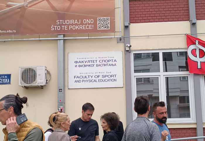 (VIDEO) Počeli pregovori dekana DIF u Novom Sadu Patrika Drida sa studentima