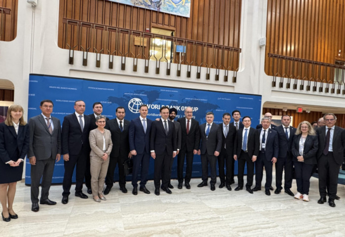 Minister Mali Meets with Investors in Washington