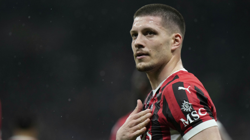 Jović se povredio na zagrevanju, Milan pobedio Veneciju