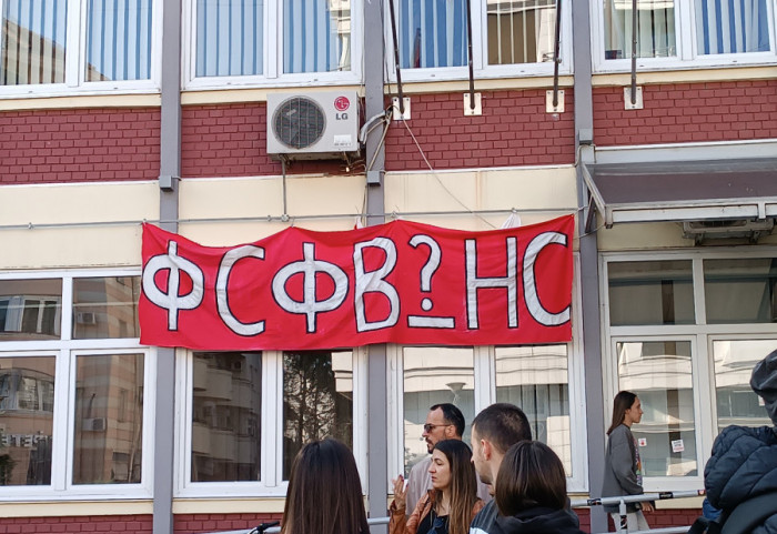 (FOTO/VIDEO) Protesti širom Srbije: Skupovi podrške građanima i studentima iz Novog Sada koji su povređeni ispred DIF
