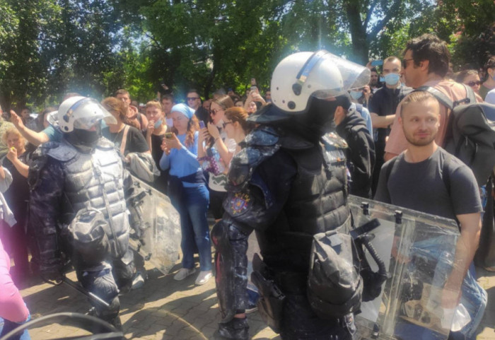 Studenti Univerziteta u Novom Sadu: Policija nezakonito uhapsila kolegu s FTN zbog navodnog napada na dekana DIF