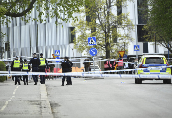 (VIDEO) Tri tinejdžera ubijena u frizerskom salonu u Švedskoj, nakon intenzivne potrage uhapšen osumnjičeni