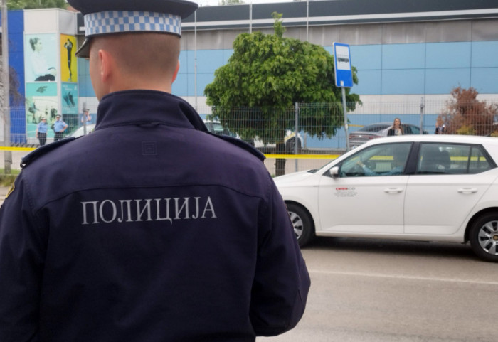 Policija ispred osnovne škole u Sarajevu nakon preteće poruke, sa učenicima obavljeni informativni razgovori