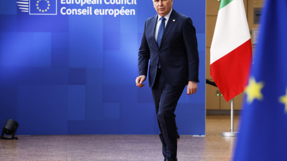Predsednik Rumunije u ostavci Ilije Boložan imenovao privremenog premijera
